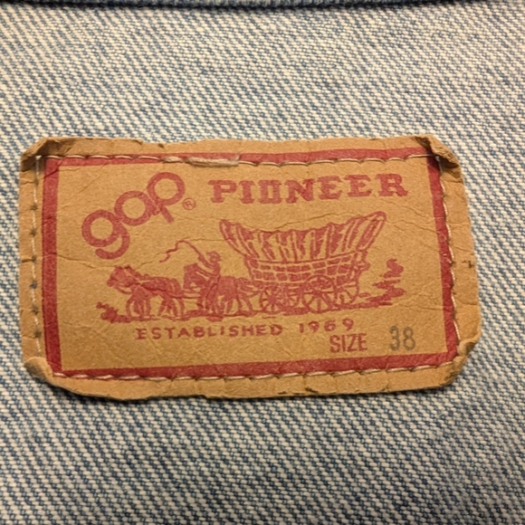 GAP Pioneer Vintage Authentic 1969 Classic Blue Denim Trucker Jacket - Picture 6 of 10